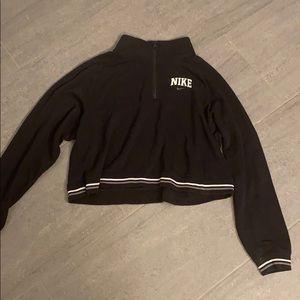 NIKE BLACK CROPPED QUARTER ZIP